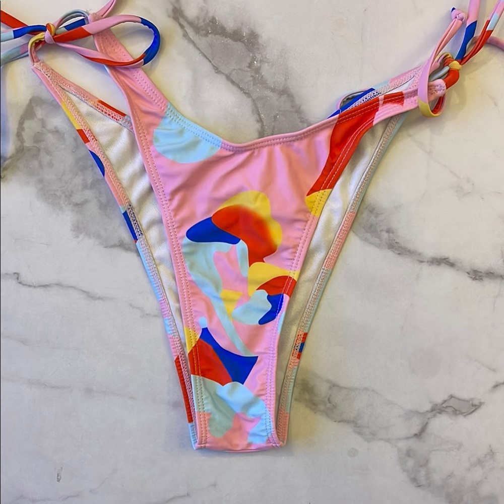 Colorful Abstract Bikini Set - Picture 4 of 4